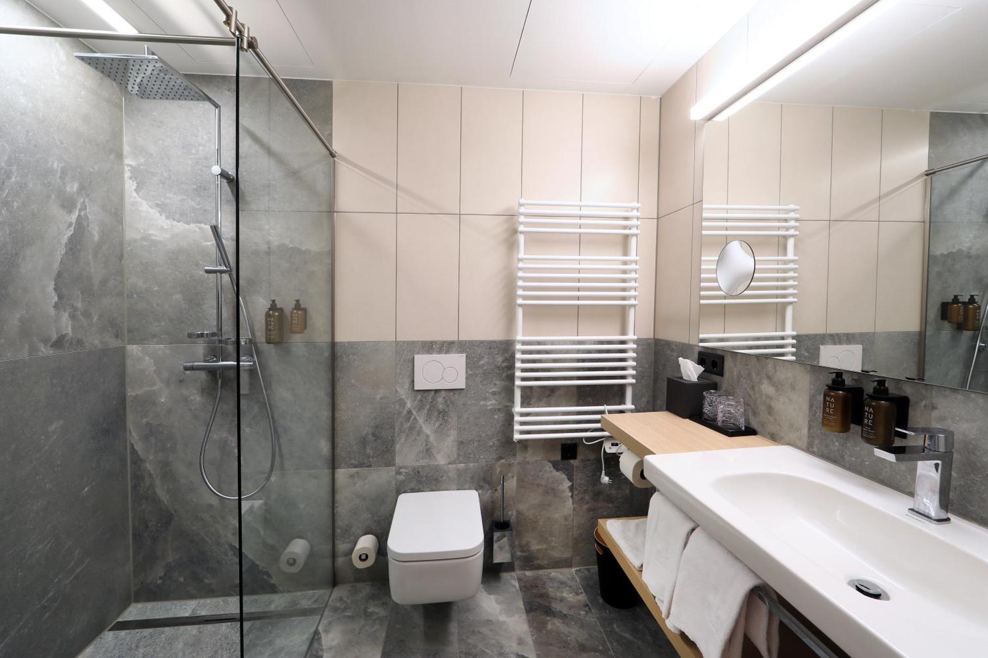 Hotel Steiermarkhof Graz - Aus Holz Gebaut, Von Huegeln Gekuesst Ngoại thất bức ảnh
