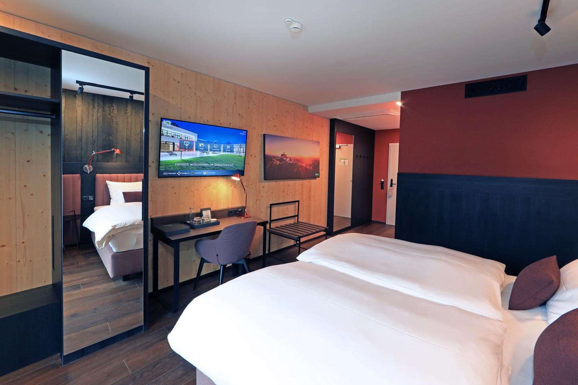 Hotel Steiermarkhof Graz - Aus Holz Gebaut, Von Huegeln Gekuesst Ngoại thất bức ảnh